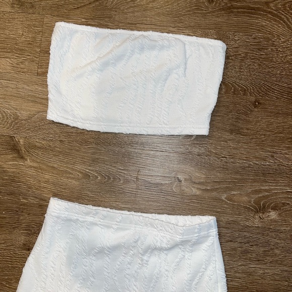 ❌ sold 💛bundle for $9- White two set - Picture 4 of 4